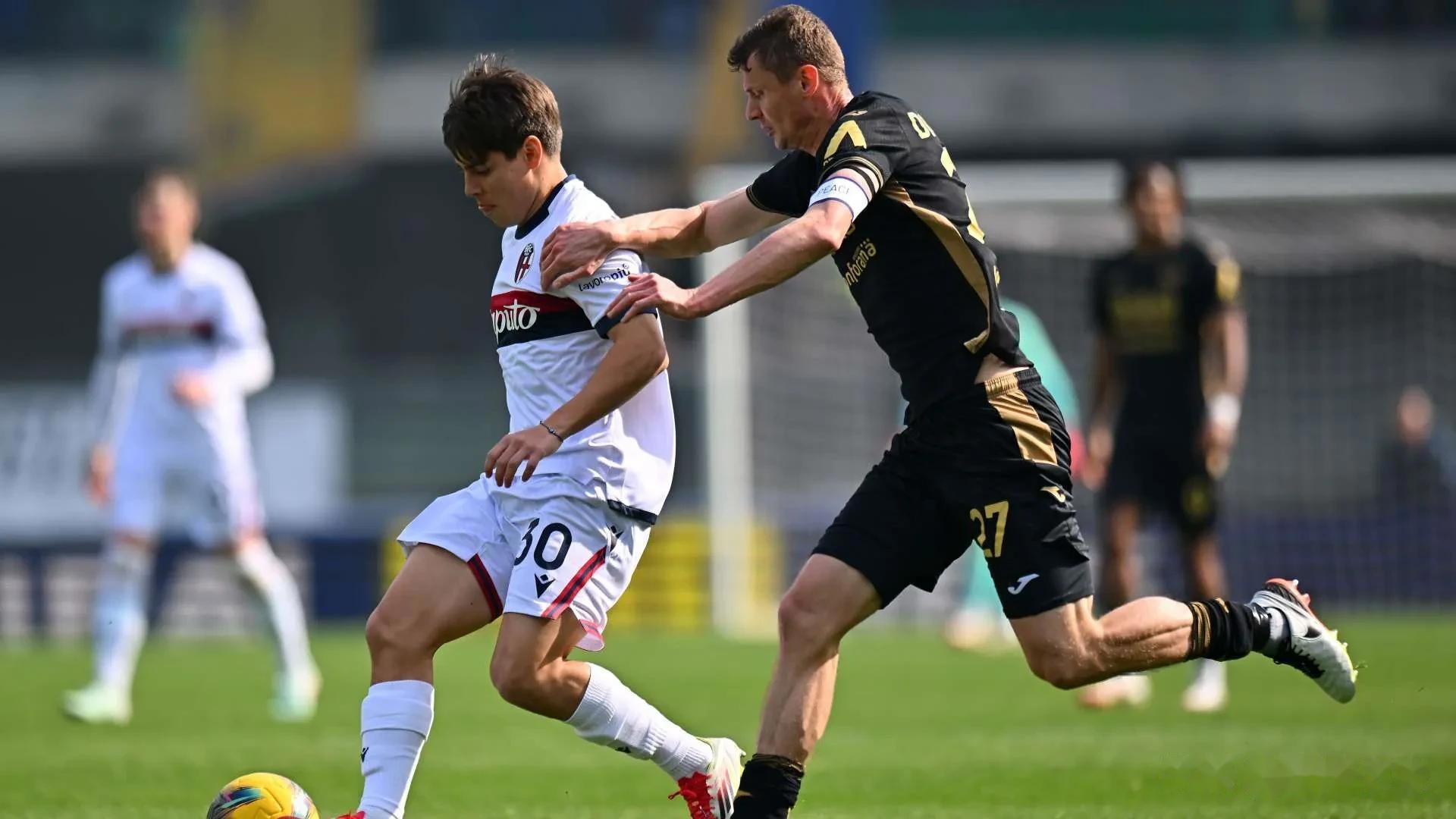 三亿体育体育入口-包含意甲赛场上球员发生了一场激烈的肢体冲突的词条