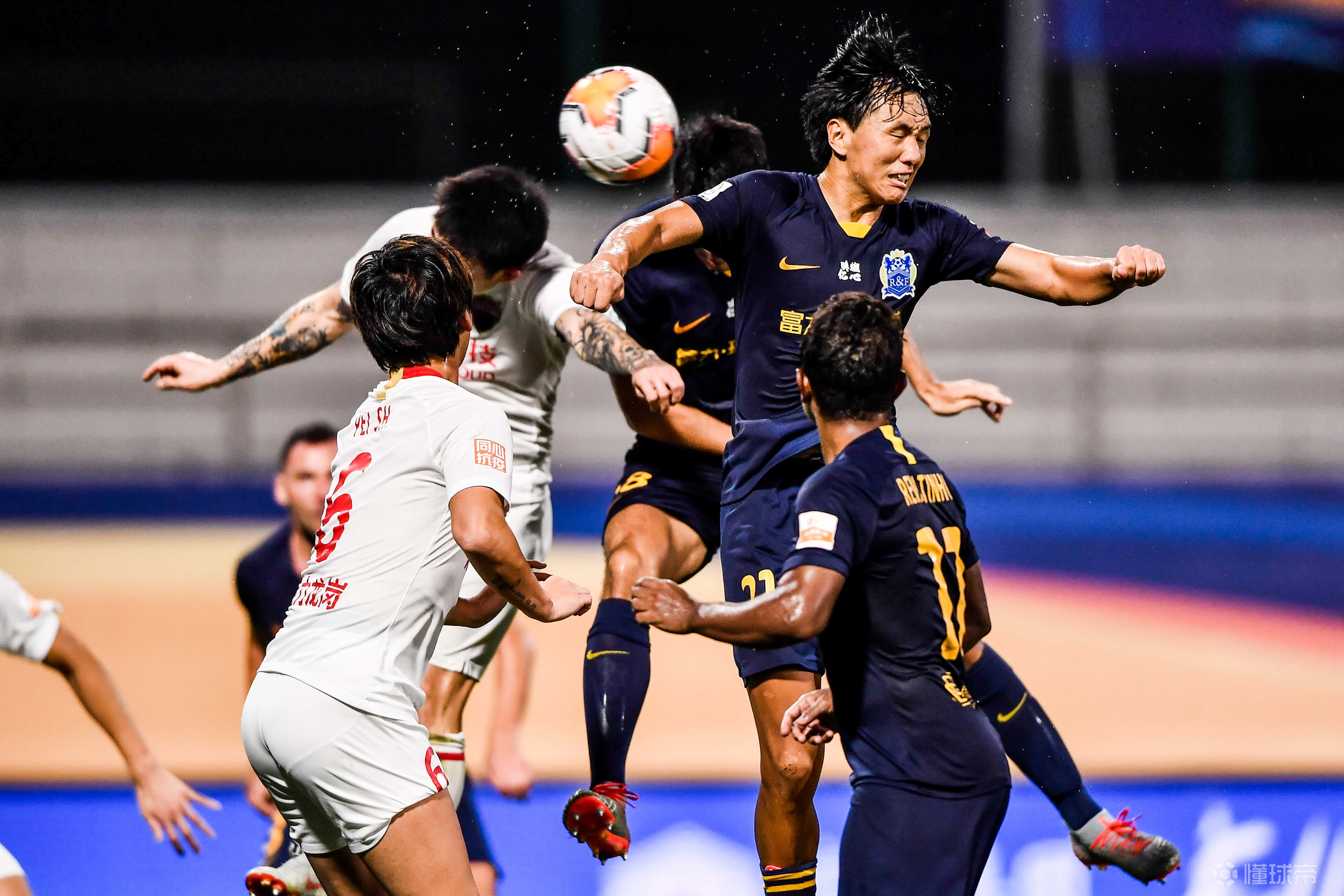 三亿体育体育官方-广州恒大客场逆转深圳佳兆业，保持不败纪录的简单介绍