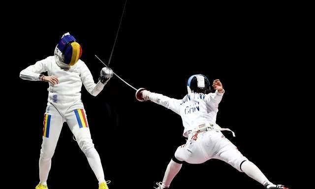 关于墨西哥击剑队领跑团体赛，夺得一枚金牌的信息