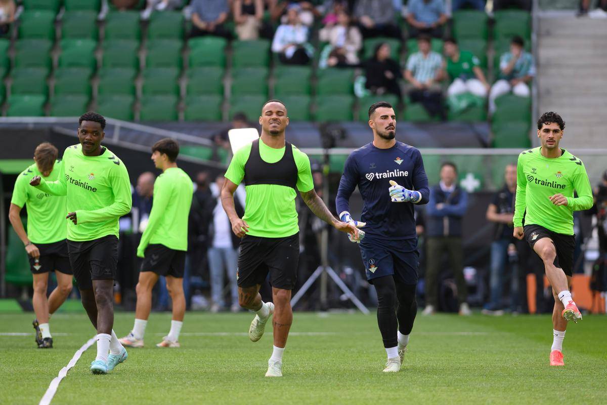 包含塞尔塔维戈新帅调整阵容追求突破的词条