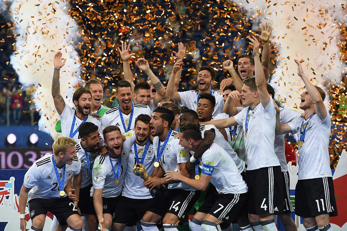 三亿体育体育娱乐-足球明星们的出色表现令人惊叹