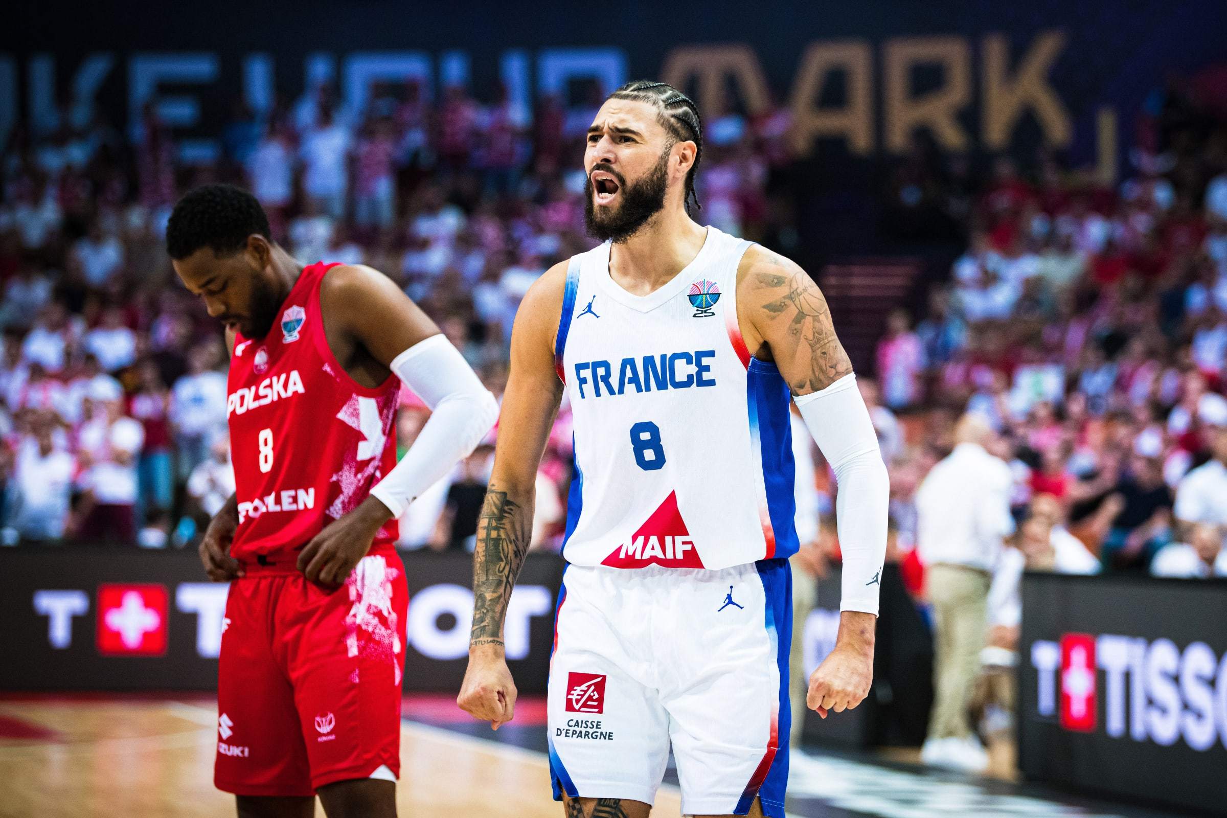 波兰队带走三分晋级欧锦赛决赛的简单介绍