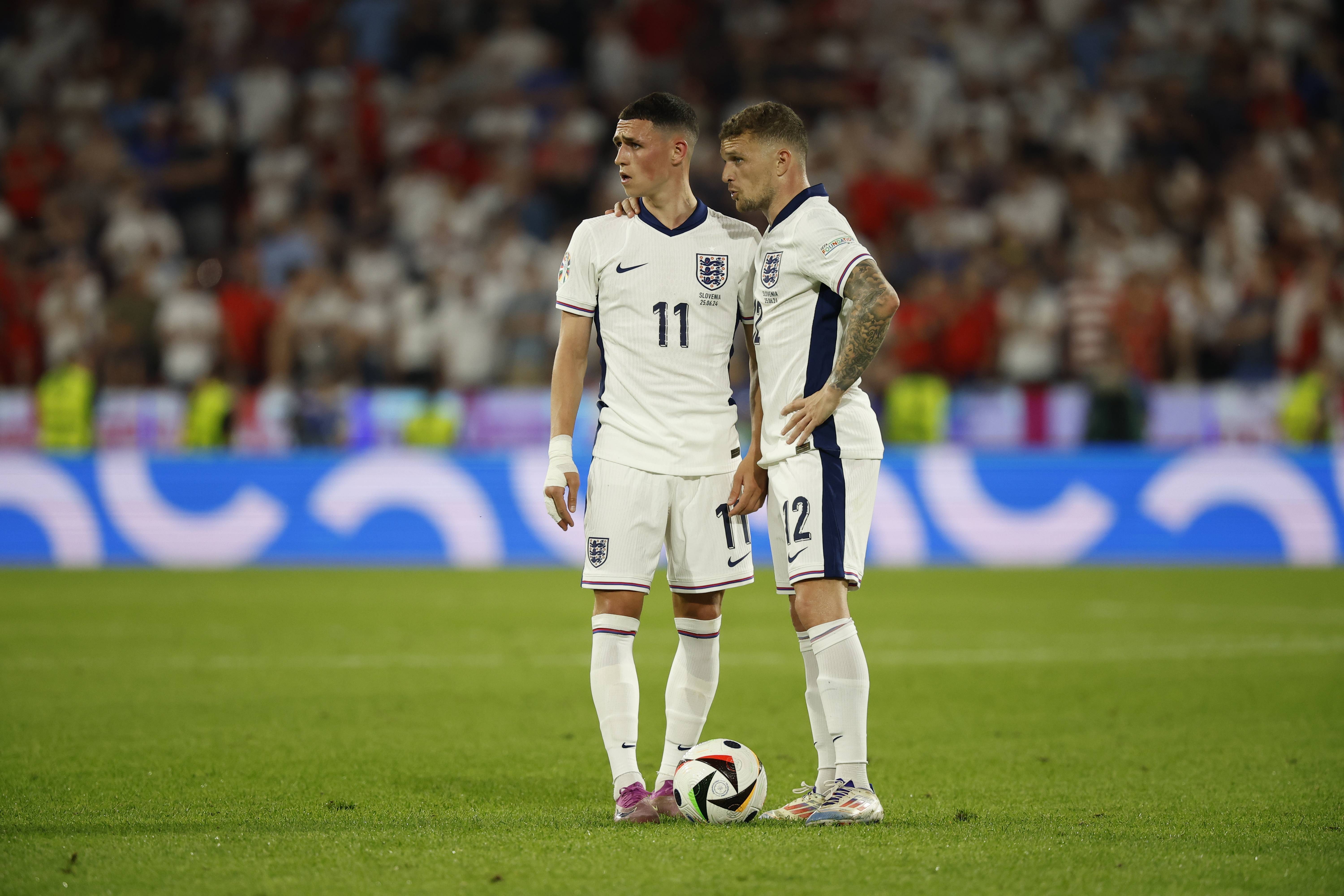 英格兰队大比分击败对手，取得胜利