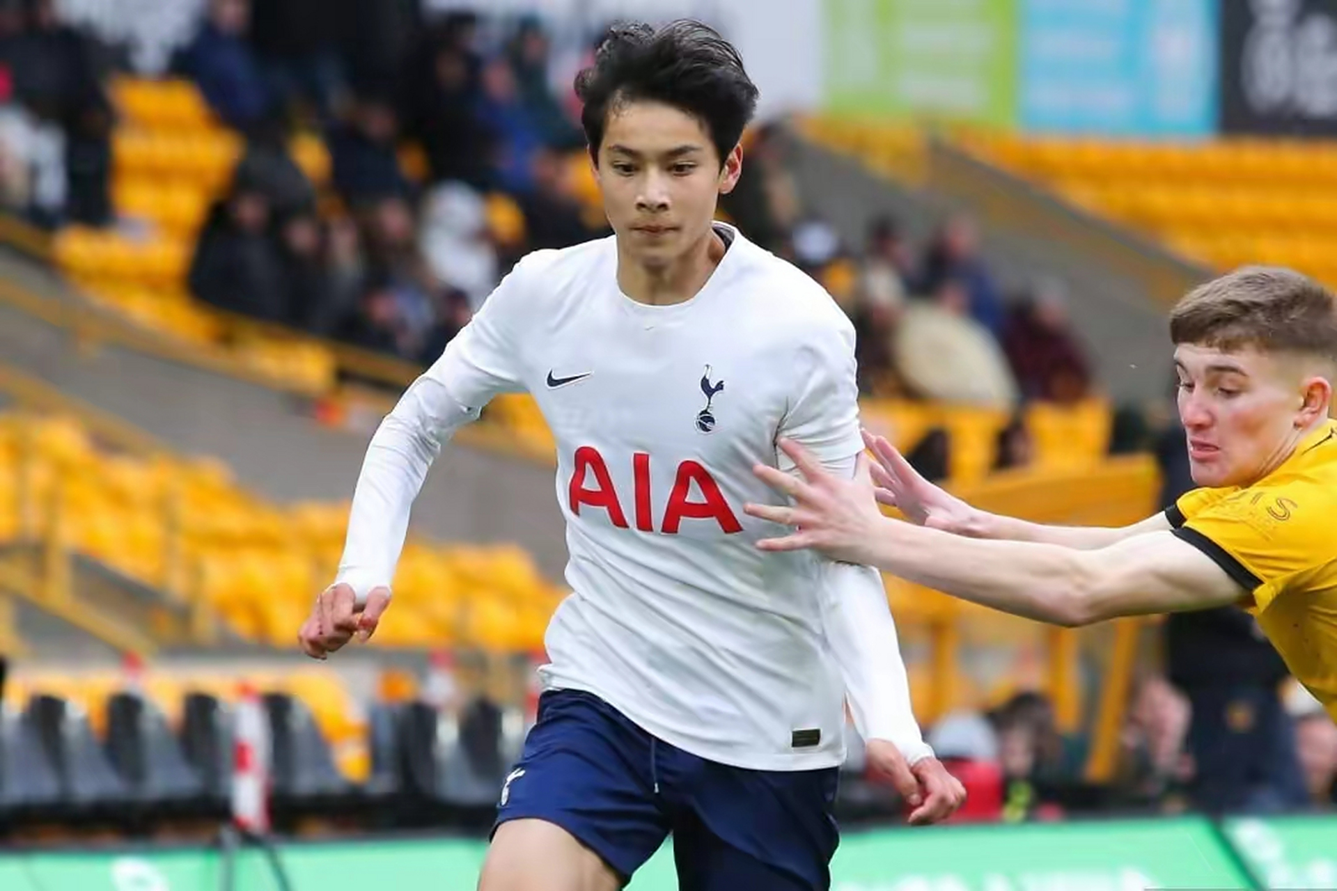 三亿体育体育网页版登录入口-托特纳姆热刺小将获选英格兰国家队，备战国际比赛