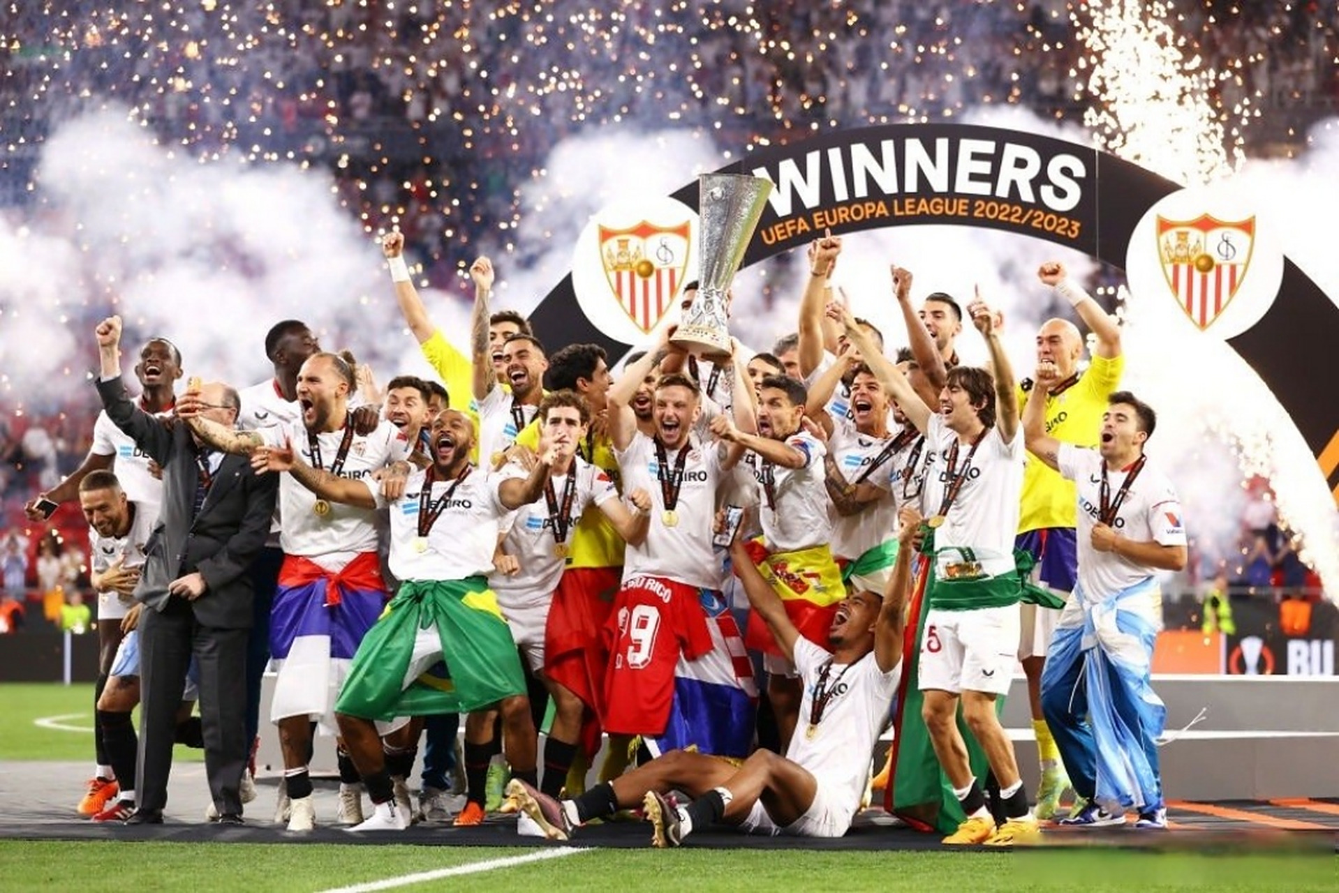 塞尔维亚队表现抢眼成功夺冠