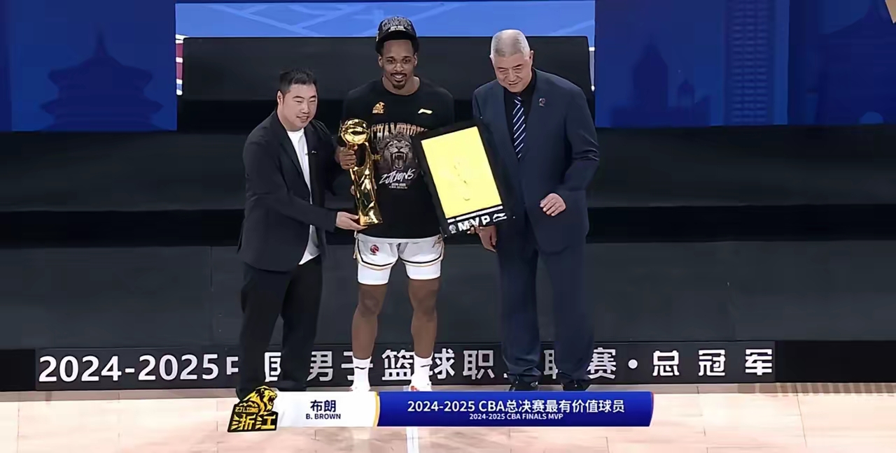 三亿体育体育电竞-巴里-布朗接受采访表示自己对球队信任值得肯定的简单介绍