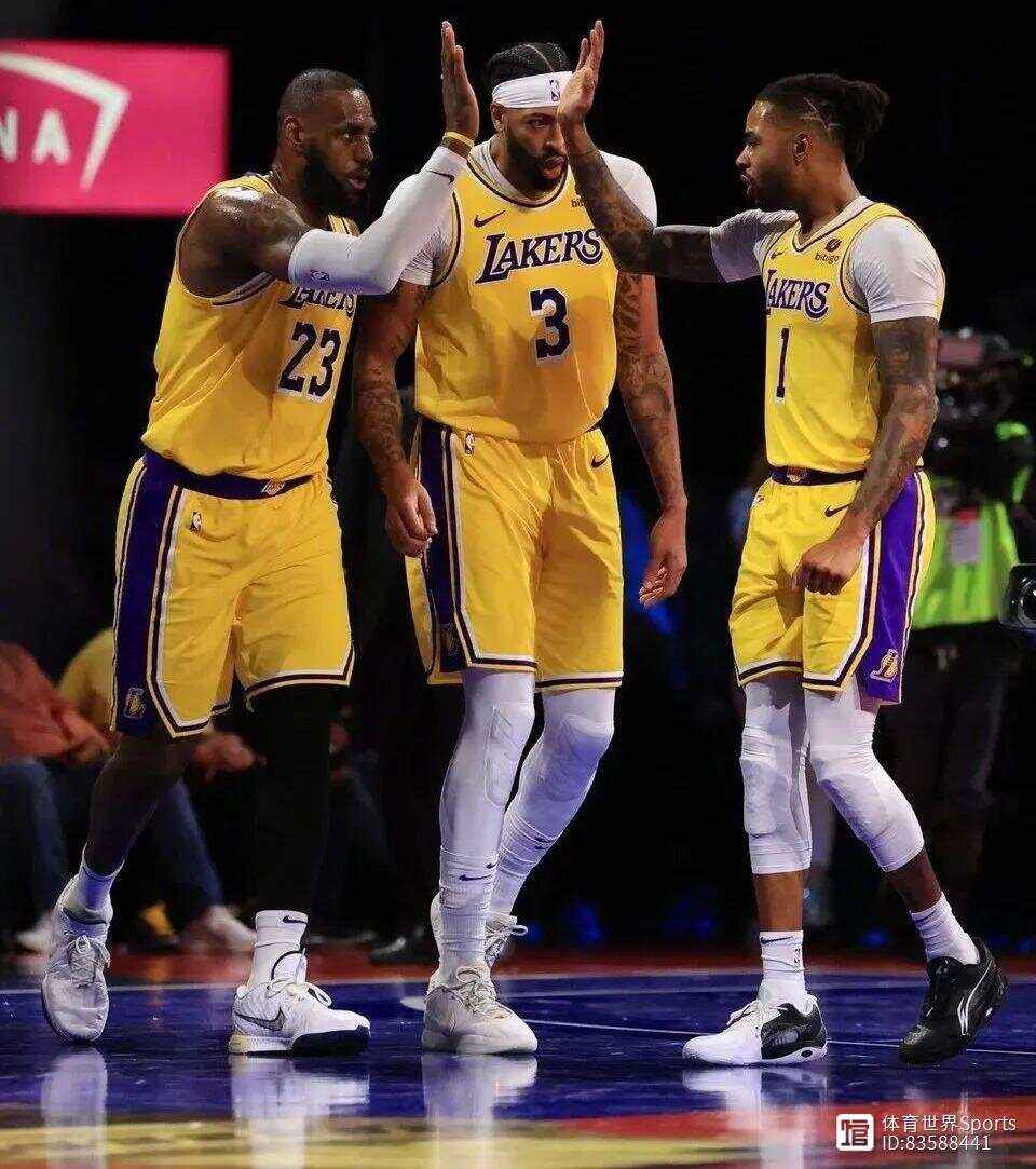 湖人队准备与步行者队展开激烈较量