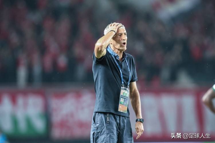 三亿体育体育亚洲官网-球队联赛中途换帅，拟重振颓势