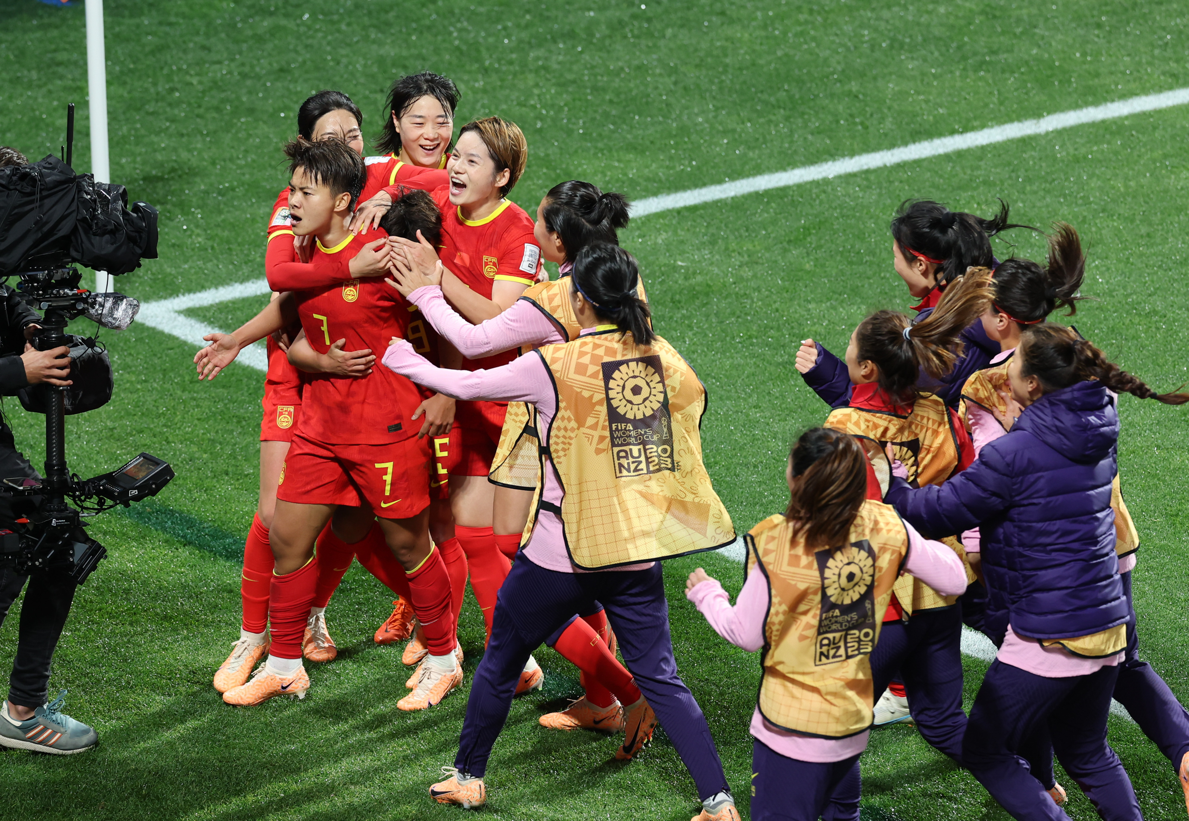 三亿体育体育在线登录-国际足球盛事:中国女足力挫群雄,引领风潮