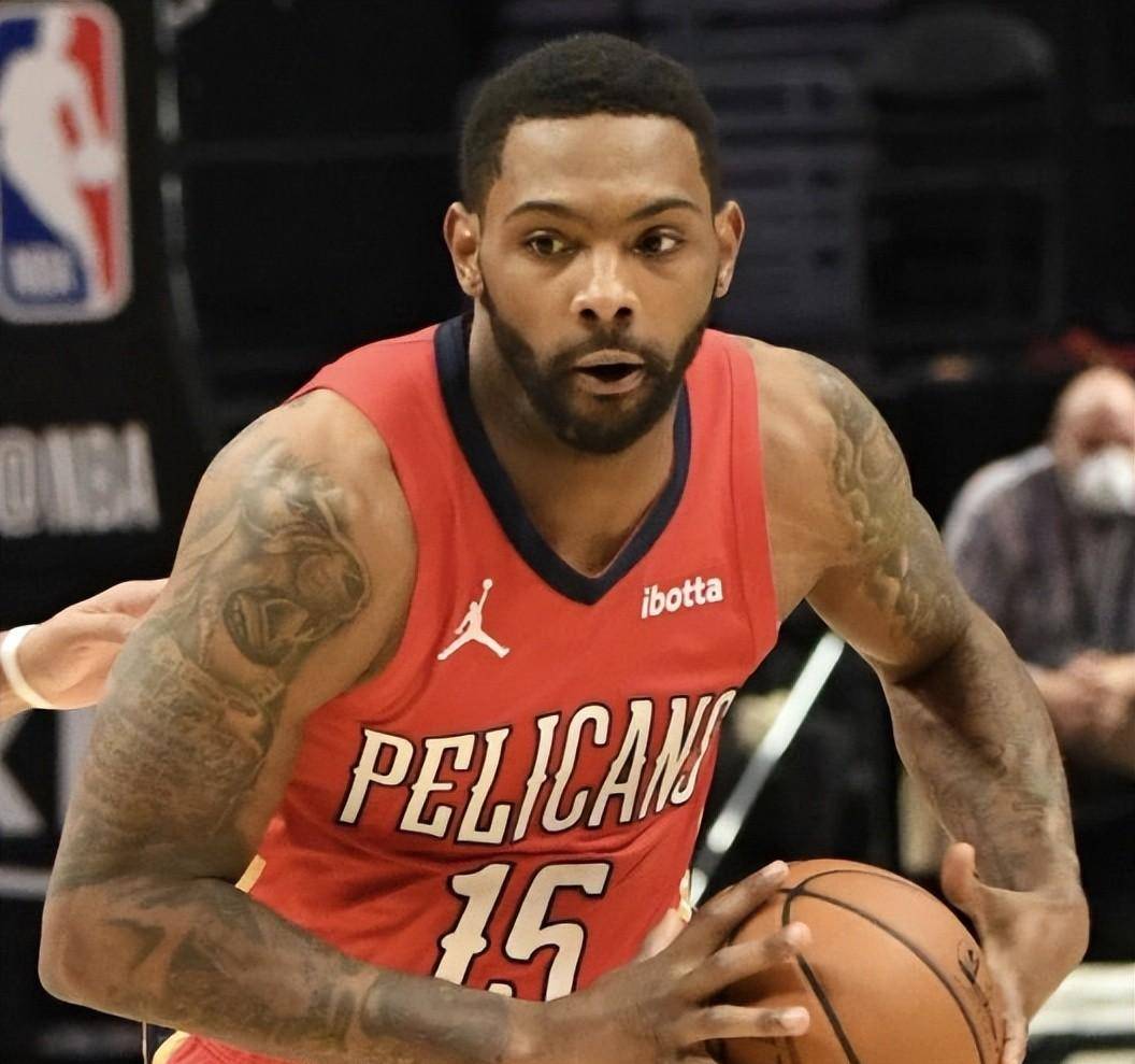 三亿体育体育官方-外援首秀亮眼，球队外线得分倍增