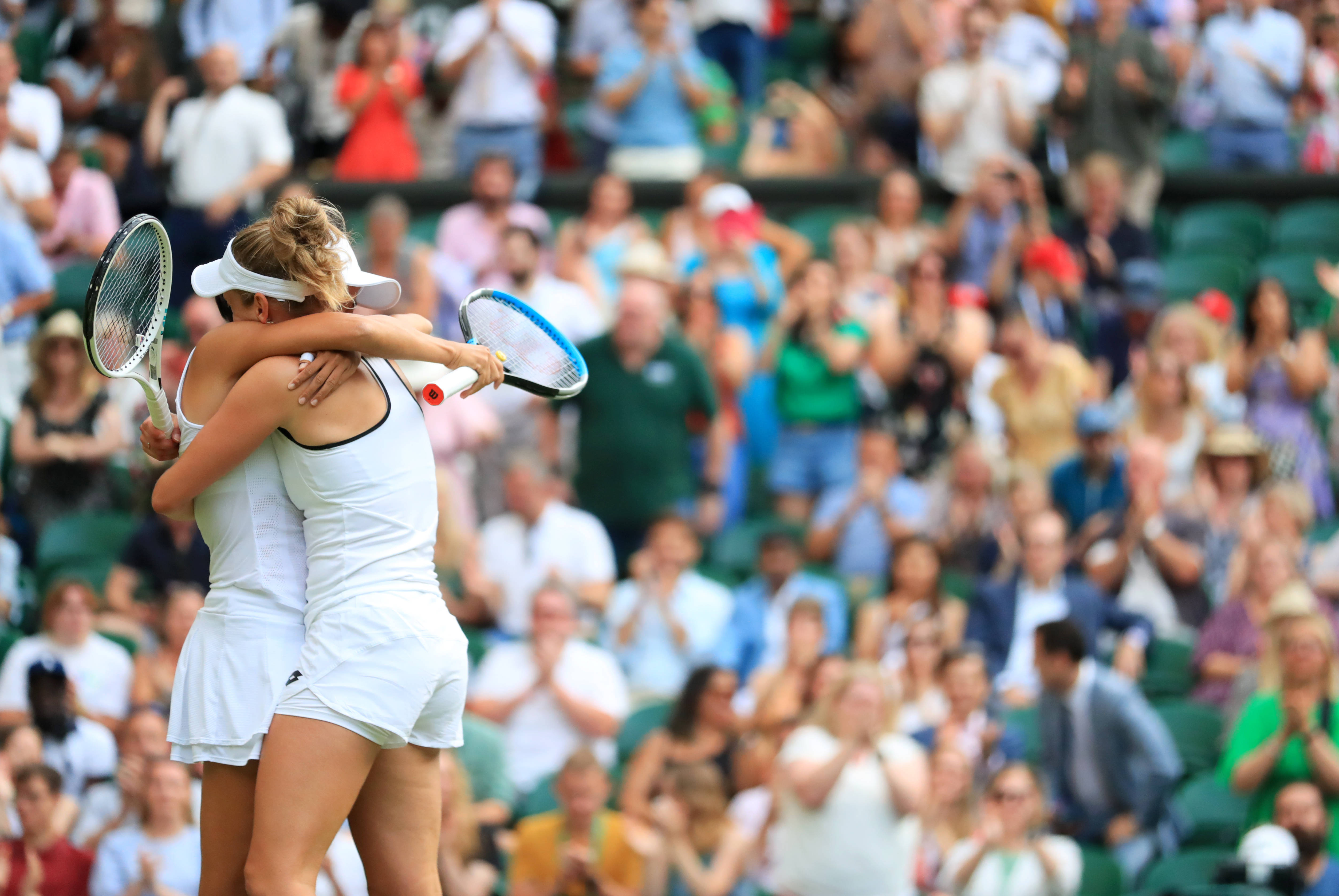 三亿体育体育平台-梅尔滕斯负伤离场,皇家贝蒂斯告负完结的简单介绍