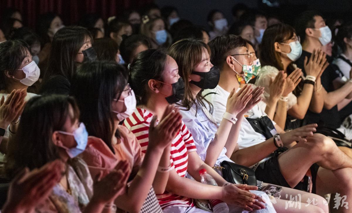 三亿体育体育官方-关于精湛技艺！精彩表现震撼全场观众的信息