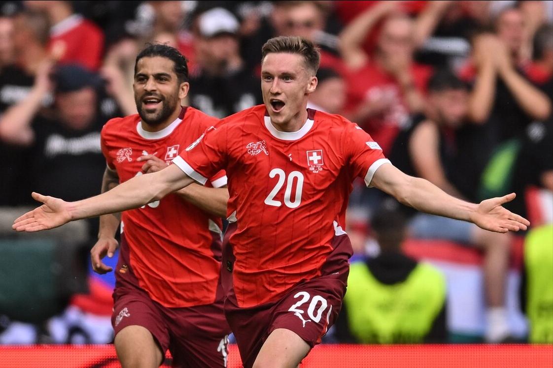 包含瑞士队磨砺实力备赛,确定战术的词条 包含瑞士队磨砺实力备赛,确定战术的词条